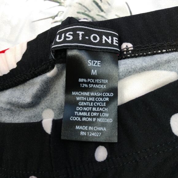 NWT Santa Black Polka Dot Leggings size Medium - Picture 4 of 6